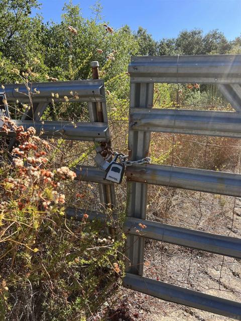 17441 Dos Picos Park Road, Ramona CA: https://media.crmls.org/mediaz/8d0c85ef-6684-4297-80d0-926363ce7547.jpg