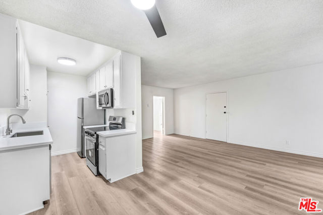 824 Maple Street photo 4