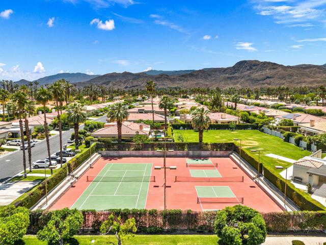 49 Mission Palms E Drive, Rancho Mirage CA: https://media.crmls.org/mediaz/8d0e319f-e956-4c68-a63a-f145d4cff140.jpg