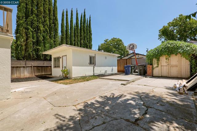 1335 Pine St, Pittsburg CA: https://media.crmls.org/mediaz/8d0e91e1-4f13-4dd3-bd64-d899a4f88497.jpg