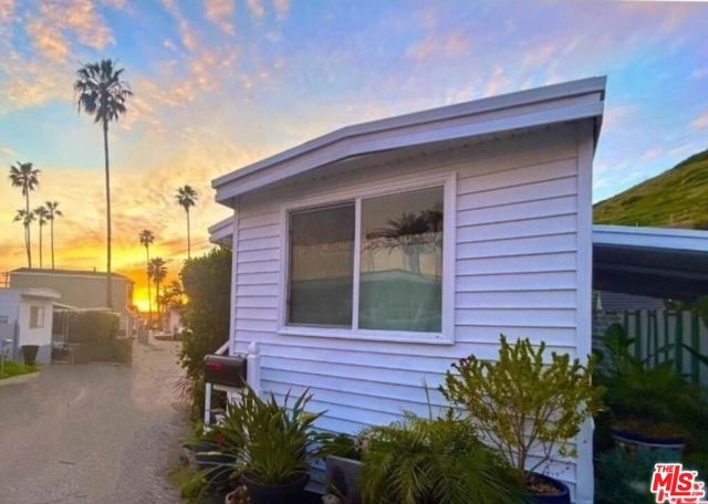 16321 Pacific Coast Highway, Pacific Palisades, California 90272, 2 Bedrooms Bedrooms, ,1 BathroomBathrooms,Residential,For Sale,Pacific Coast Highway,24408867