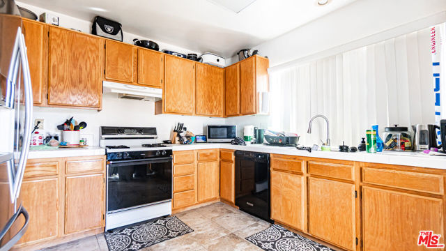 16850 Via Lunado, Moreno Valley CA: https://media.crmls.org/mediaz/8d0f2e70-9103-476d-8e0e-61461c6aa3dd.jpg