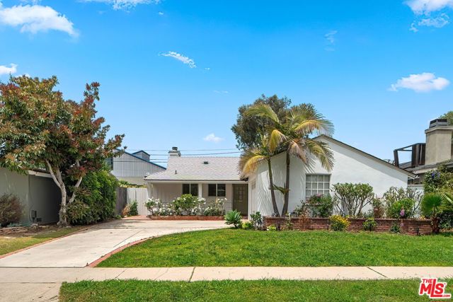 12657 Dewey Street, Los Angeles CA: https://media.crmls.org/mediaz/8d0fc31b-42be-4180-9827-b6e53131e474.jpg