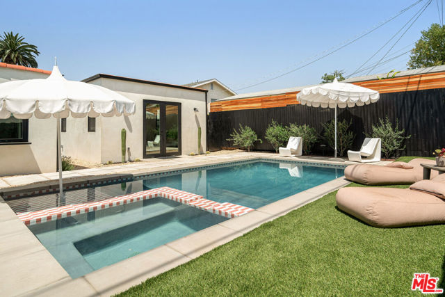 3923 Revere Avenue, Los Angeles CA: https://media.crmls.org/mediaz/8d100b8a-e15f-4b5e-8312-6c1da7a86711.jpg