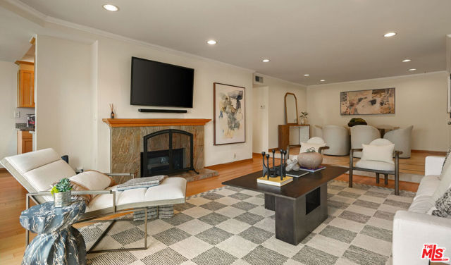 1230 Horn Avenue, 201 photo 2