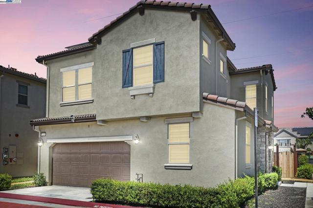 1205 S Ross Ct, Mountain House CA: https://media.crmls.org/mediaz/8d10ffa0-d6e4-43a1-a9c2-52643172b473.jpg