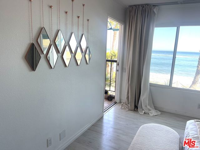 26668 Seagull Way, Malibu CA: https://media.crmls.org/mediaz/8d11a244-2210-4599-b303-4832c541e55d.jpg