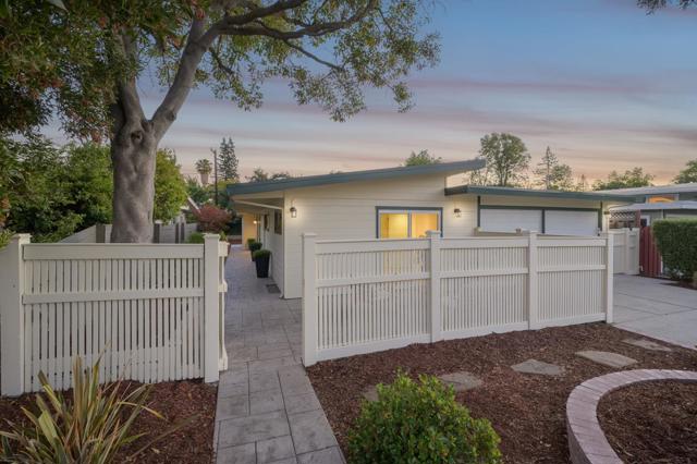 3222 Ramona Street, Palo Alto CA: https://media.crmls.org/mediaz/8d11d496-8a1c-416b-9adc-f8f8500fbd6b.jpg