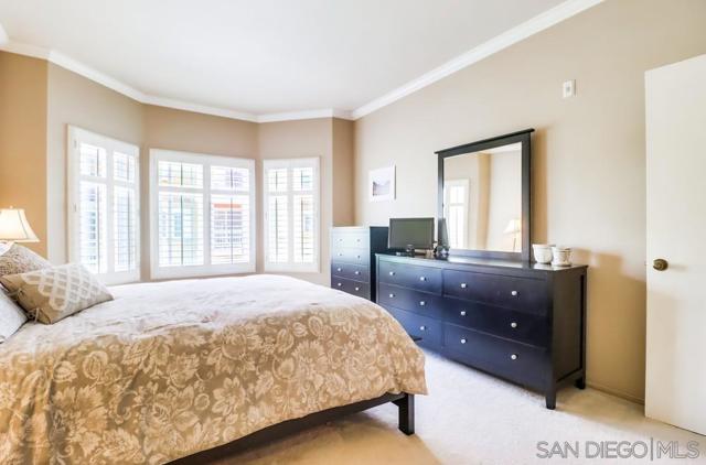2020 Camino De La Reina, San Diego CA: https://media.crmls.org/mediaz/8d11ff3c-6bae-4b4f-94d1-148733986ac8.jpg