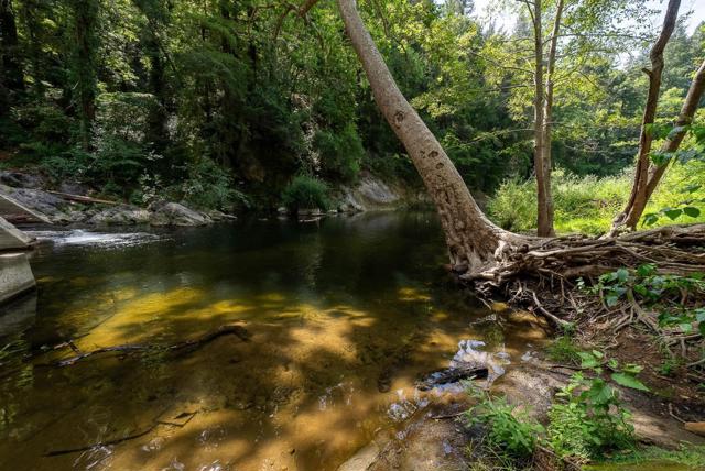 1035 Rambling Road, Boulder Creek CA: https://media.crmls.org/mediaz/8d1213f1-8a7f-4171-80d7-0c7aef4f179c.jpg