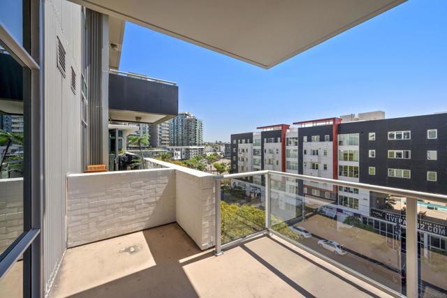 206 Park Blvd, San Diego, California 92101, 1 Bedroom Bedrooms, ,1 BathroomBathrooms,Condominium,For Sale,Park Blvd,240020760SD