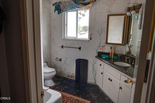 240 E Bay Boulevard, Port Hueneme CA: https://media.crmls.org/mediaz/8d12ac8d-4578-45d4-812f-f2f91207e95e.jpg