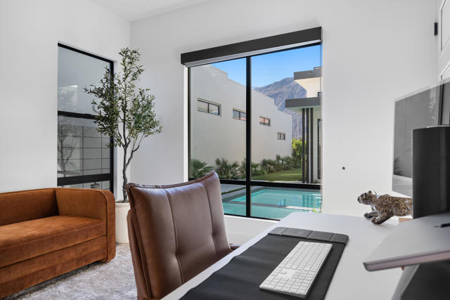 161 Holliday Way, Palm Springs CA: https://media.crmls.org/mediaz/8d132241-a373-4842-b387-e4d60d9294cd.jpg