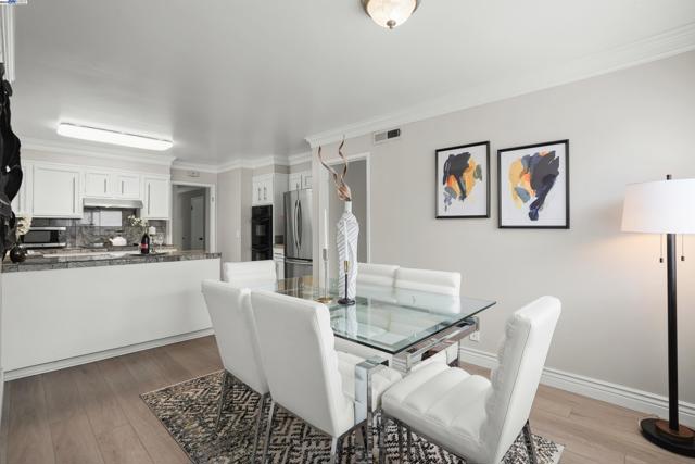 501 Amherst Ct, San Ramon CA: https://media.crmls.org/mediaz/8d139f92-7a95-48bb-a039-655211def2d1.jpg