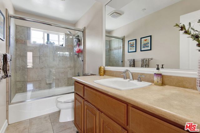 2104 Clark Lane, Redondo Beach CA: https://media.crmls.org/mediaz/8d13bd66-a4e4-4e74-9284-d4b46ef5e901.jpg