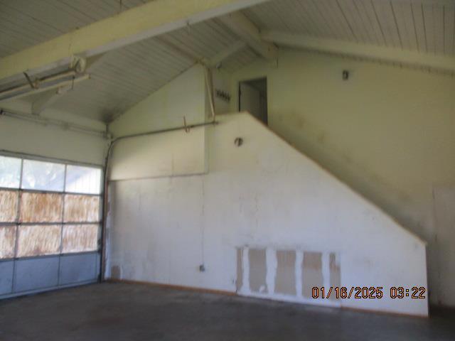 34120 Fabry Road, Soledad CA: https://media.crmls.org/mediaz/8d140357-0ded-4a2e-9e47-1159faf3ff3b.jpg