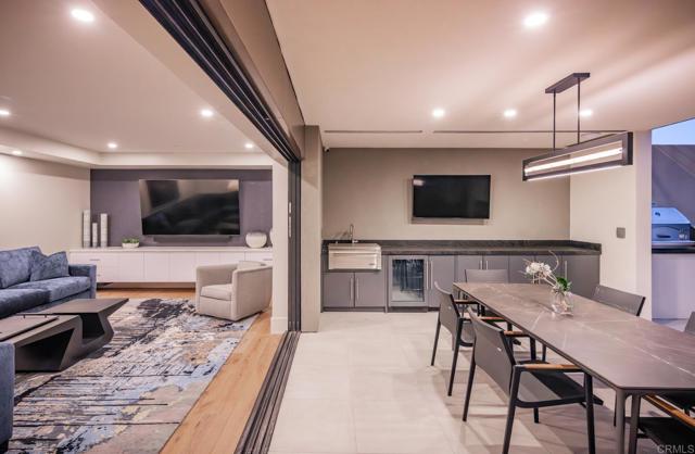 5170 Carlsbad Boulevard, Carlsbad CA: https://media.crmls.org/mediaz/8d141312-1d51-4185-b115-e2fb25b26abd.jpg