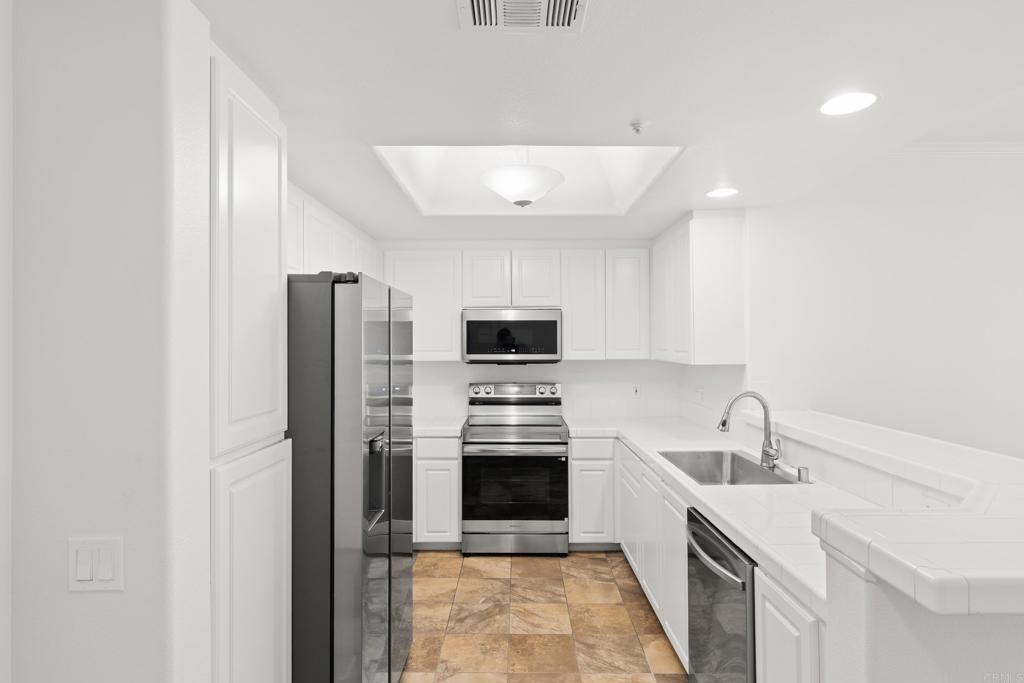 9237 Regents Road - photo 14