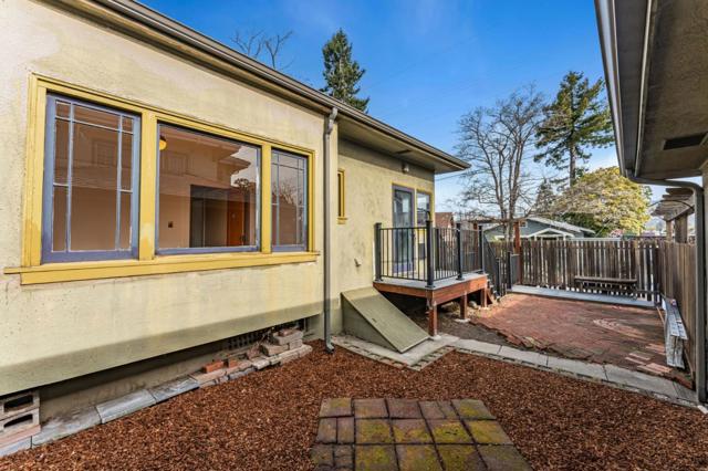 5150 Coronado Avenue, Oakland CA: https://media.crmls.org/mediaz/8d145b06-619b-426c-9827-450835f8fb13.jpg