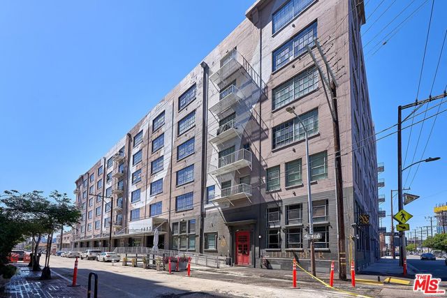 1855 Industrial Street, Los Angeles CA: https://media.crmls.org/mediaz/8d149a9d-ffc6-4aa8-a817-48de1e4febc8.jpg
