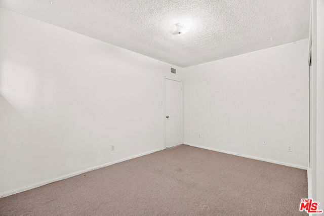 1320 West Farlington Street photo 19