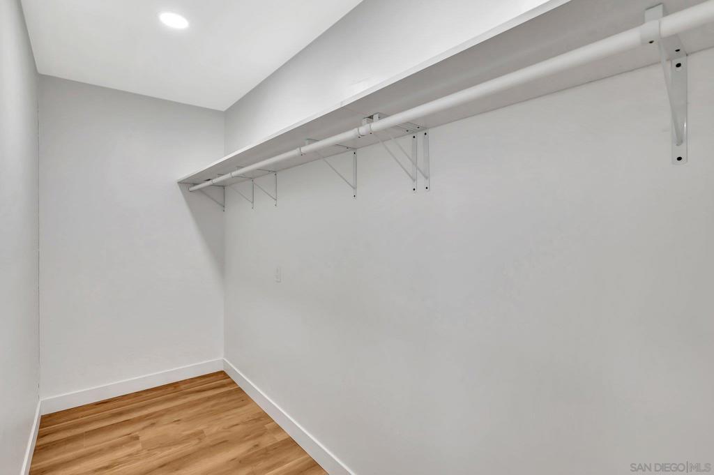 MLS #250034305SD img 37