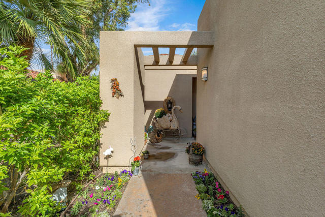 165 Lake Shore Drive, Rancho Mirage, CA 92270