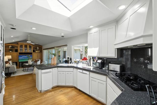 6182 Calle Del Conejo, San Jose CA: https://media.crmls.org/mediaz/8d17e941-b421-4a3f-8826-ef5d2867e62e.jpg