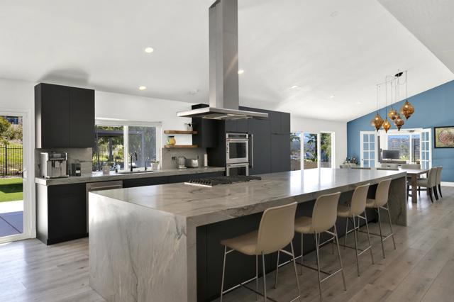 17351 Saint Andrews Dr, Poway CA: https://media.crmls.org/mediaz/8d184a05-6eb2-420d-9630-4902ee2fa1bf.jpg