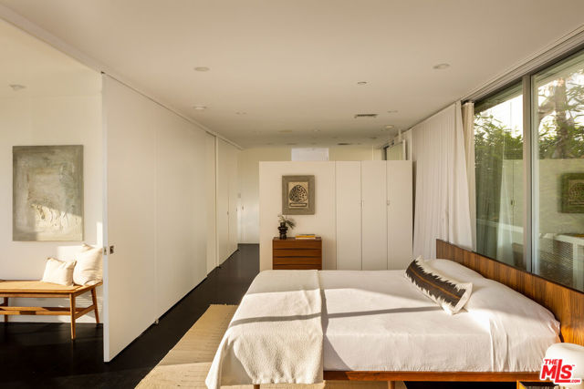 2327 Ewing Street, Los Angeles CA: https://media.crmls.org/mediaz/8d189598-ad27-4db9-9adc-0b58a6d3c53e.jpg