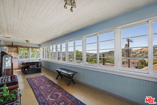 3526 Griffin Avenue, Los Angeles CA: https://media.crmls.org/mediaz/8d18f33e-9de4-47ed-96ad-18435094d085.jpg