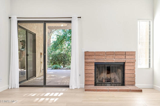 3011 Marigold Place, Thousand Oaks CA: https://media.crmls.org/mediaz/8d1953f8-9895-46fd-903f-c150f3835bd8.jpg