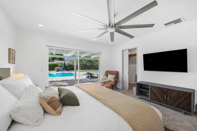 74277 Myrsine Avenue, Palm Desert CA: https://media.crmls.org/mediaz/8d19edf6-9ff1-485c-b478-92259b5ba50f.jpg