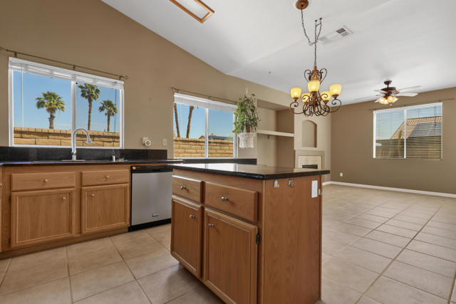 37596 Colebridge Street, Palm Desert CA: https://media.crmls.org/mediaz/8d19f970-b164-4650-9e38-d6f45c0e5900.jpg