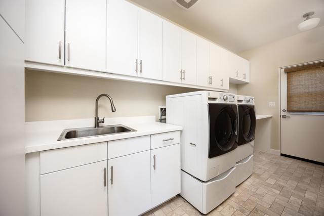 7152 Sitio Corazon, Carlsbad CA: https://media.crmls.org/mediaz/8d1b33ed-27bd-4e56-8748-945b2dbb5480.jpg