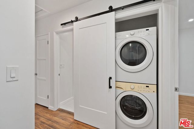 4231 Edenhurst Avenue, Los Angeles CA: https://media.crmls.org/mediaz/8d1c0d79-09df-4e8c-ba43-dc265e823d62.jpg