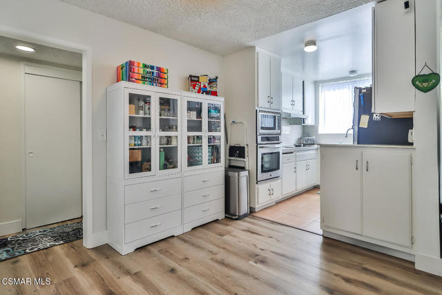 5429 Newcastle Avenue, Encino CA: https://media.crmls.org/mediaz/8d1c8712-fc6f-4c01-816b-1a33bb812c05.jpg