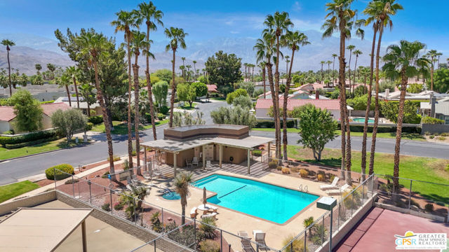 12 Santa Clara Drive, Rancho Mirage CA: https://media.crmls.org/mediaz/8d1d92c8-eeaf-4835-96f2-1b17653d3e9e.jpg