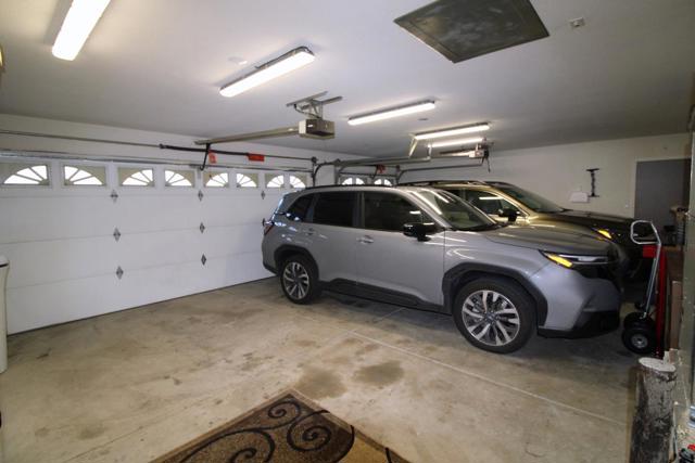 778 Mission Ridge Drive, Manteca CA: https://media.crmls.org/mediaz/8d1dcbd9-4014-4000-9349-9fe255b7b2d3.jpg