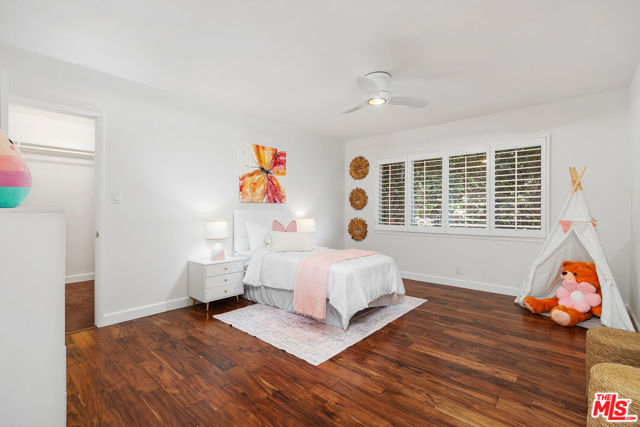 4450 Coronet Drive, Encino CA: https://media.crmls.org/mediaz/8d1e0870-5489-4f82-8234-bdf17805b672.jpg