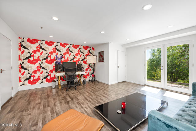 28333 Foothill Drive, Agoura Hills CA: https://media.crmls.org/mediaz/8d1e5384-e32c-4883-afc9-f4c6a0e33255.jpg