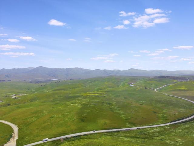 2000 John Smith, Hollister CA: https://media.crmls.org/mediaz/8d1e7599-4583-4151-bd5f-2433a74ff8cd.jpg