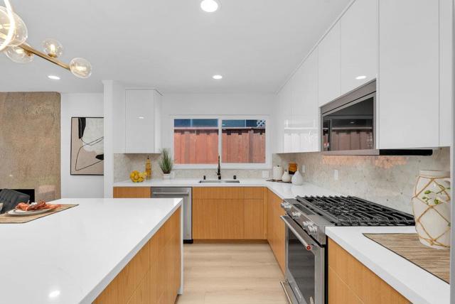3431 Fleetwood Drive, San Bruno CA: https://media.crmls.org/mediaz/8d1e9cda-3de6-41cc-b28e-8f3cfad8ed20.jpg