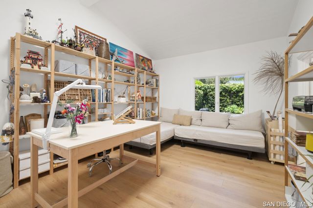 5931 Citadel CIR, La Jolla CA: https://media.crmls.org/mediaz/8d1fbf68-5a86-489c-bde1-25ef0c62fd0e.jpg