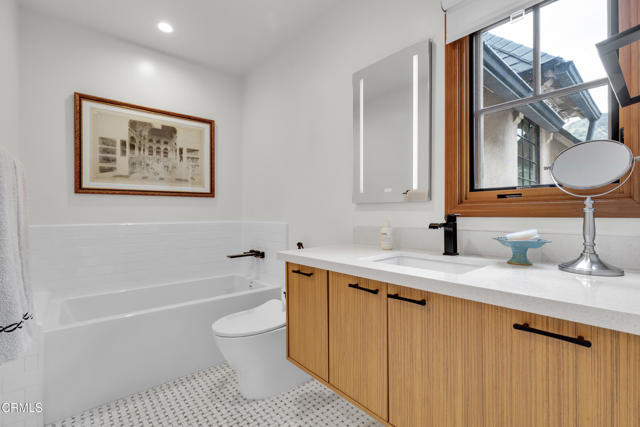 1602 Golf Club Drive, Glendale CA: https://media.crmls.org/mediaz/8d2080a4-b0fb-45fc-b1ff-d46011c1f734.jpg
