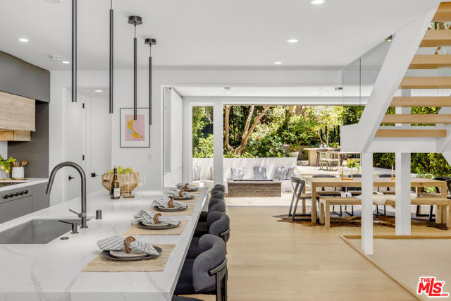 366 N Kenter Avenue, Los Angeles CA: https://media.crmls.org/mediaz/8d2085d2-99fb-4ae5-a1c3-1500210a8648.jpg