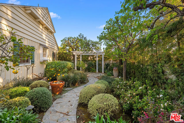 Image 18 of 35 For 501 Ocampo Drive