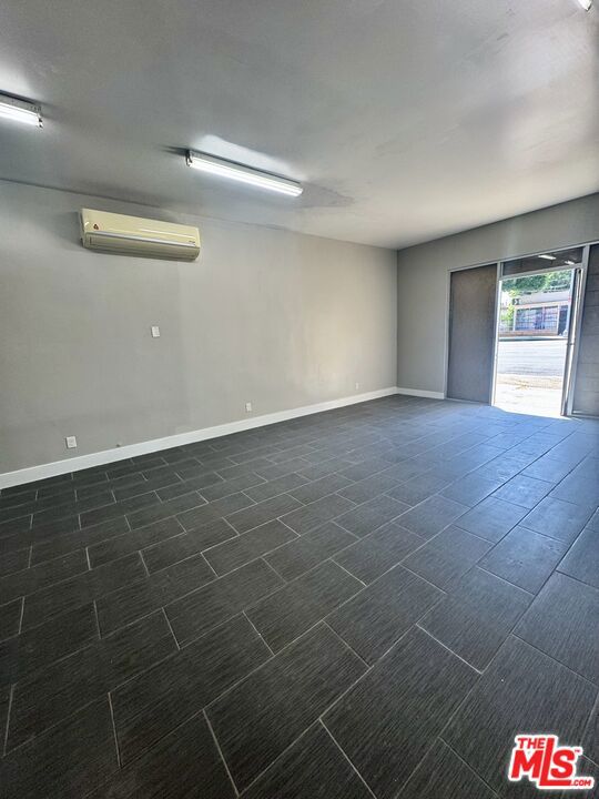 2911 W Florence Avenue, Los Angeles CA: https://media.crmls.org/mediaz/8d21aa9a-6fc5-4591-87e0-51d4820b8b9c.jpg