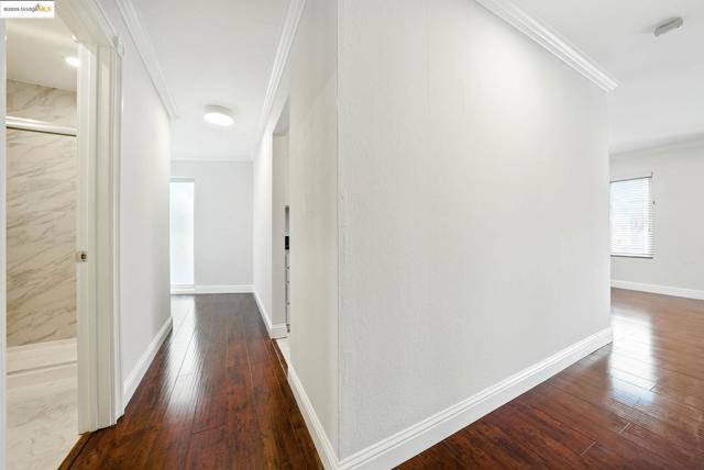 567 Oakland Ave., Oakland CA: https://media.crmls.org/mediaz/8d220087-0bfa-435e-bd01-86e661b0baab.jpg