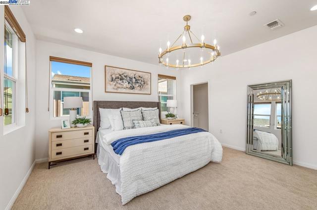 4338 Healdsburg Way, Dublin CA: https://media.crmls.org/mediaz/8d22226f-c0a7-476c-9ba2-8383a6fdc665.jpg